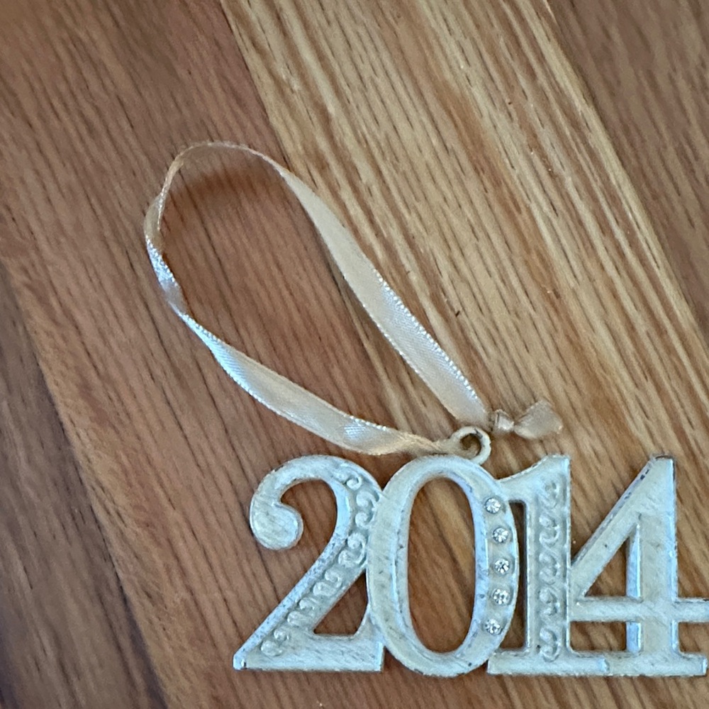 Elegant Gold Holiday Ornament